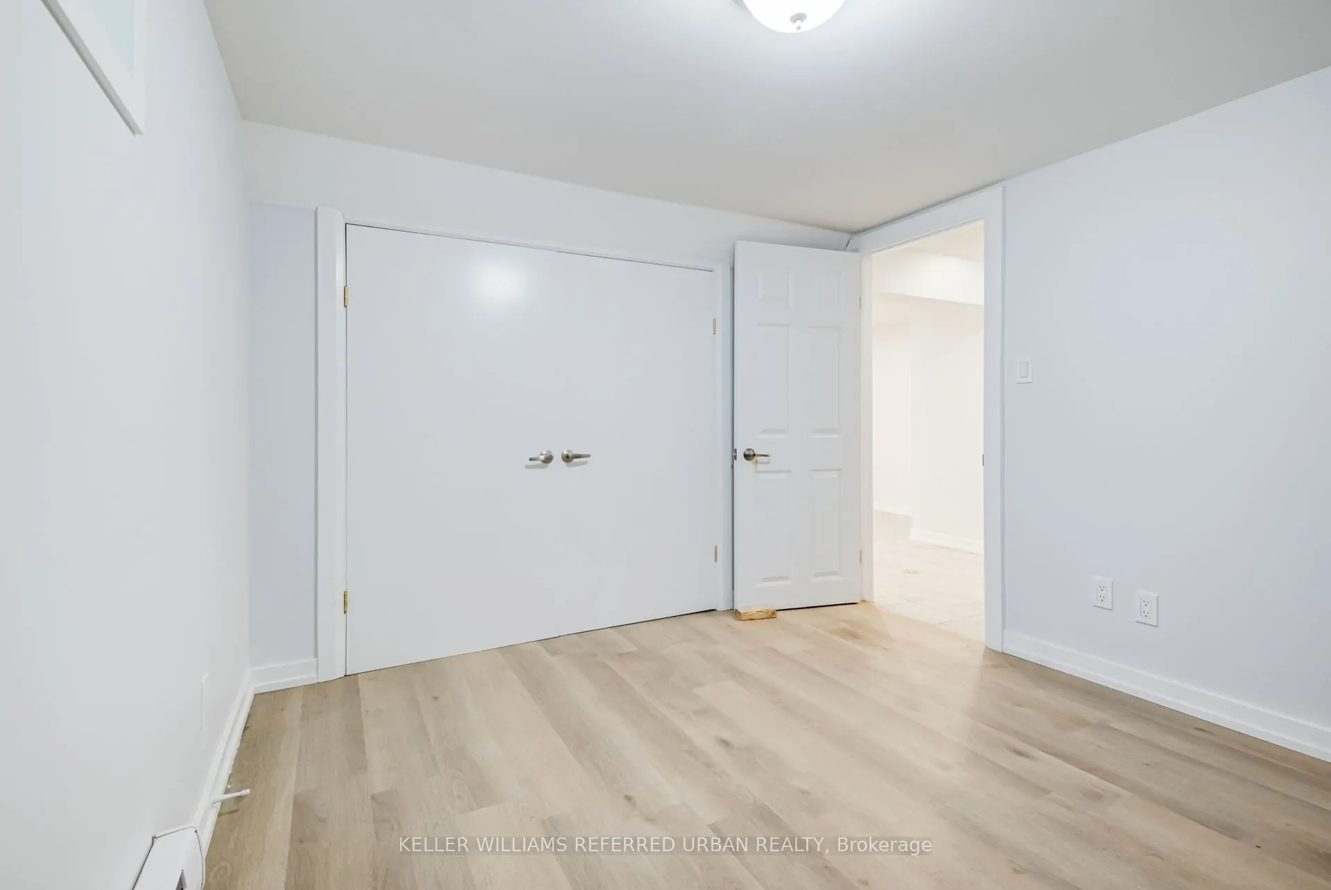 2556 Lake Shore Boulevard W, #Lower
