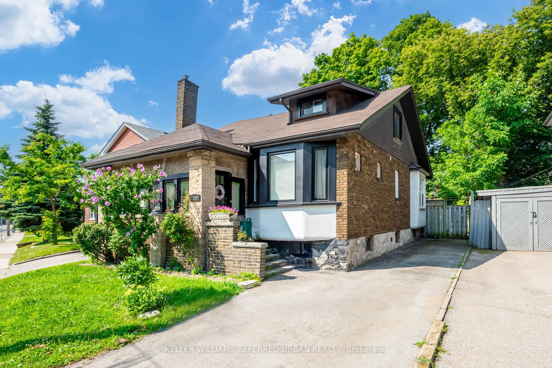 2556 Lake Shore Boulevard W, #Lower