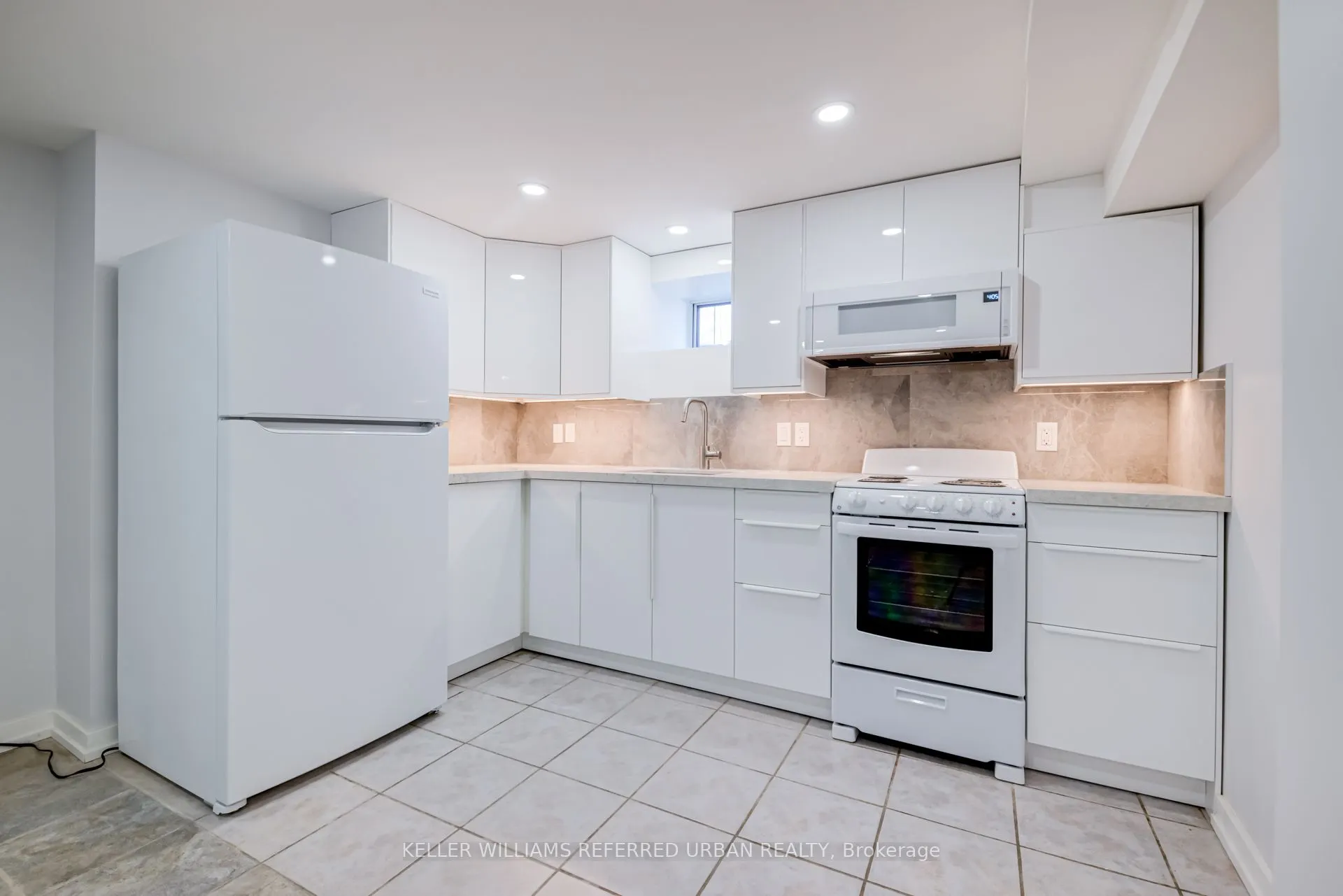 2556 Lake Shore Boulevard W, #Lower
