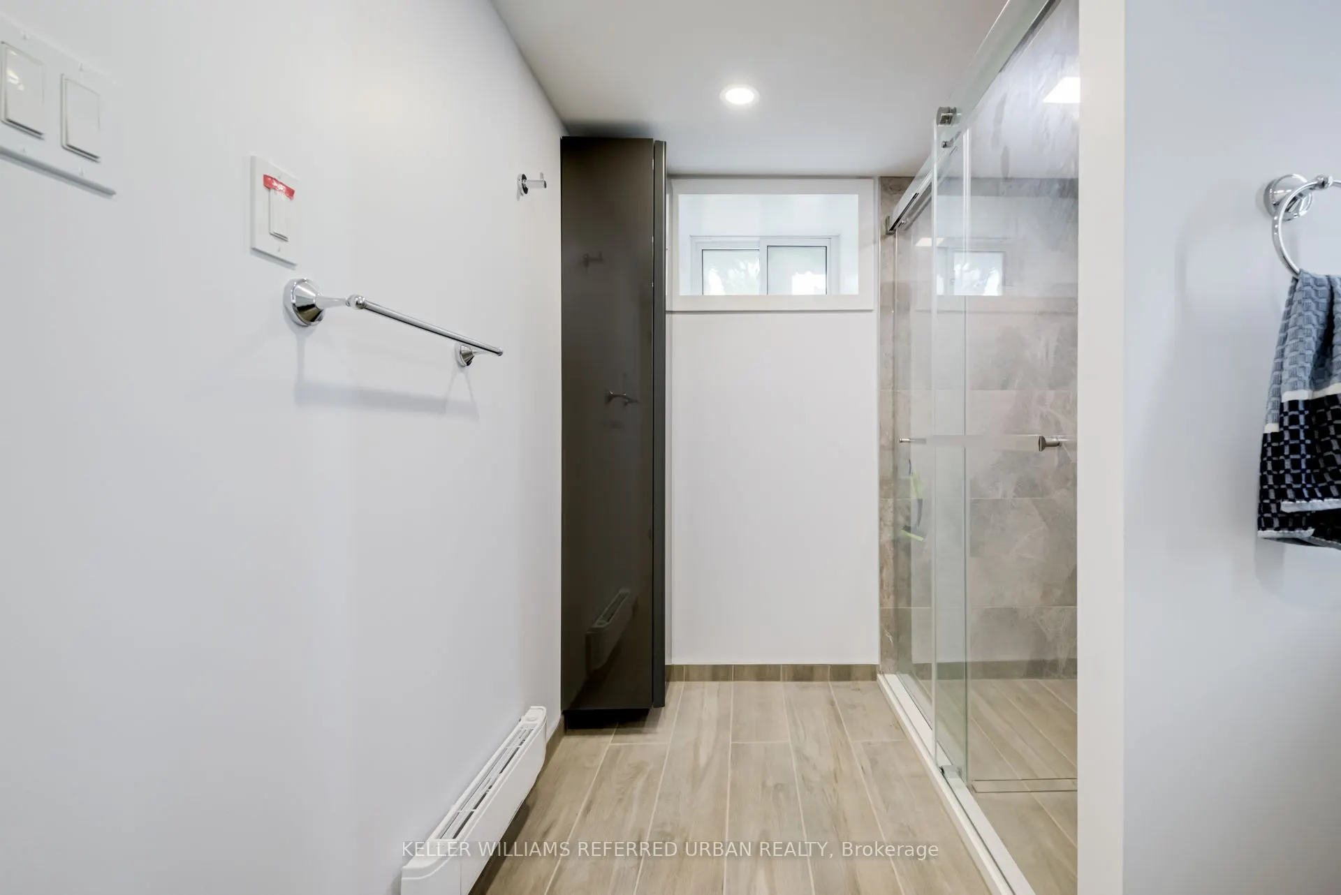 2556 Lake Shore Boulevard W, #Lower