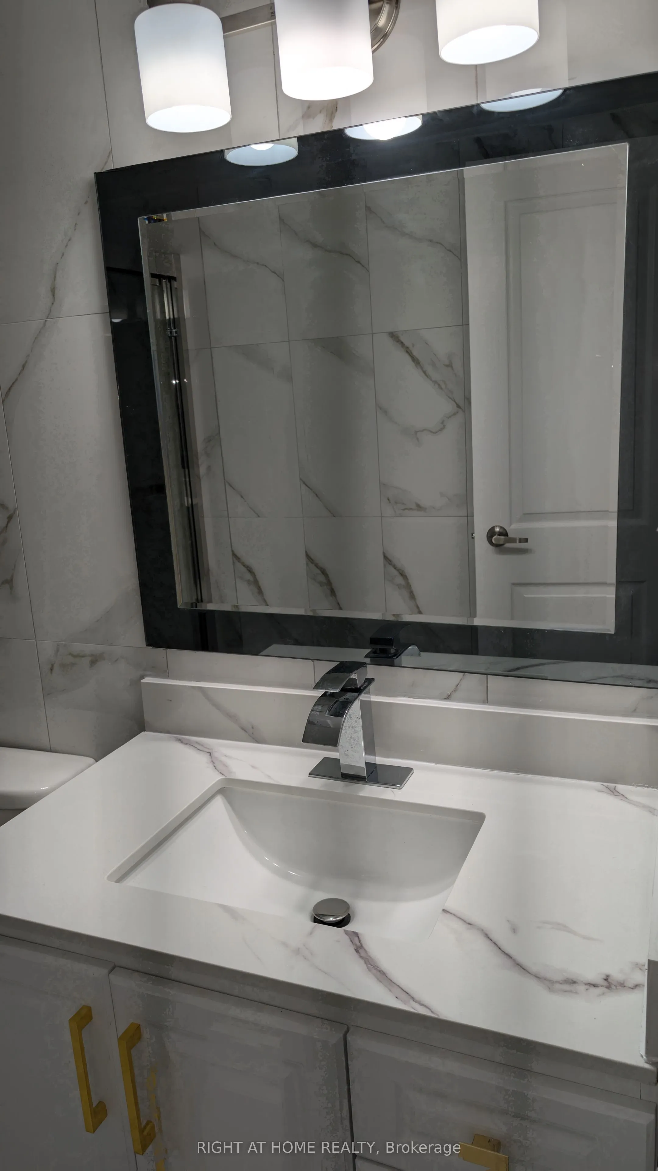 340 Dixon Road N, #1115
