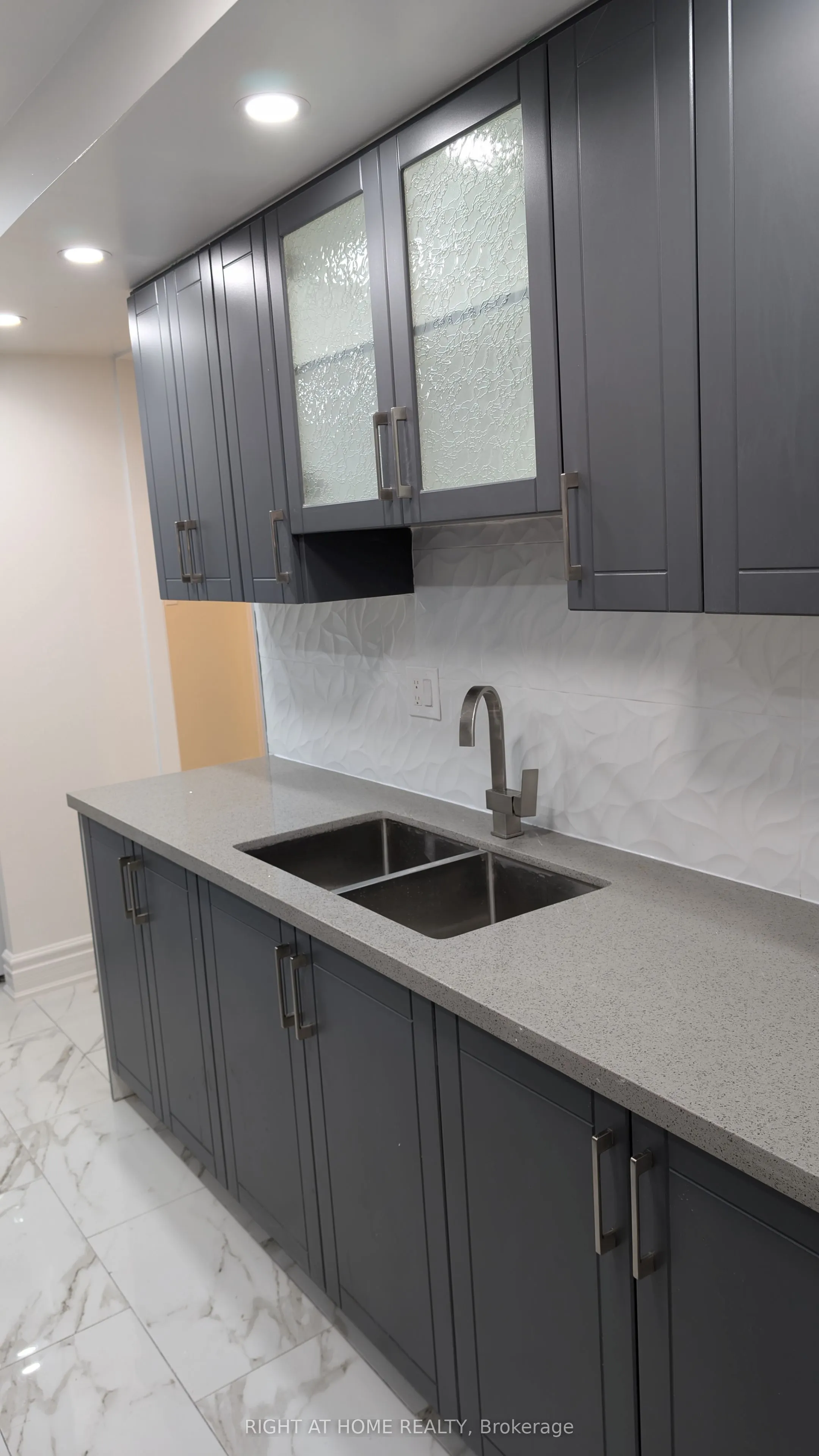 340 Dixon Road N, #1115