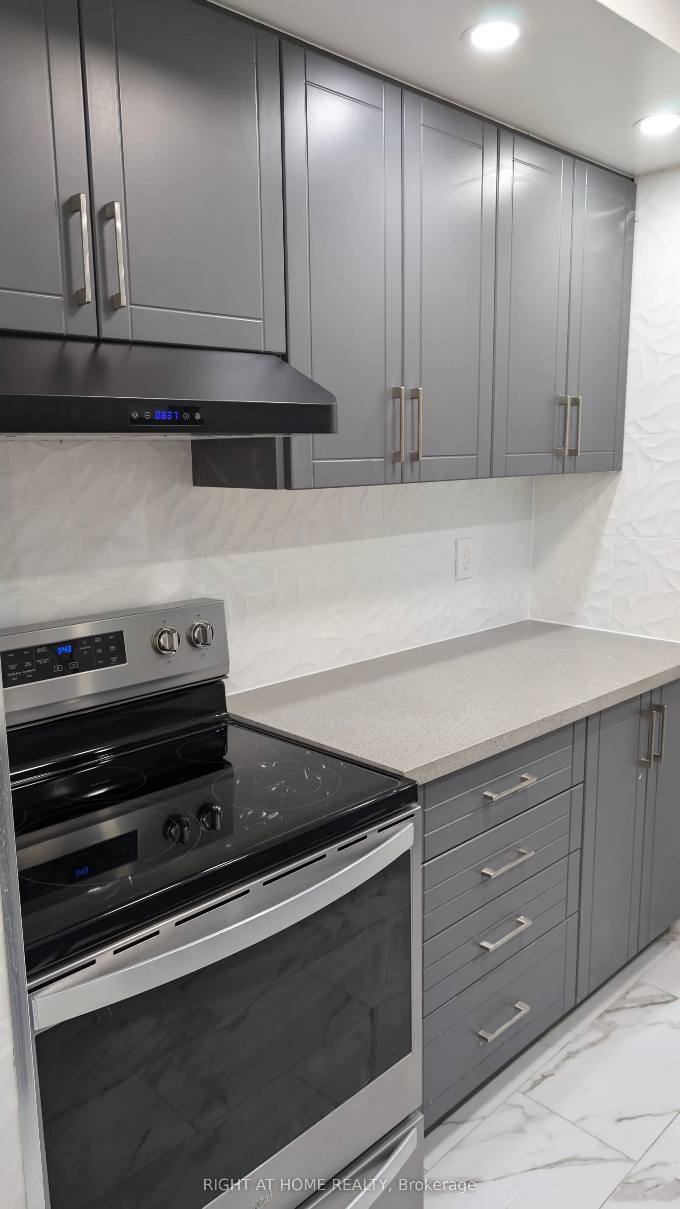 340 Dixon Road N, #1115