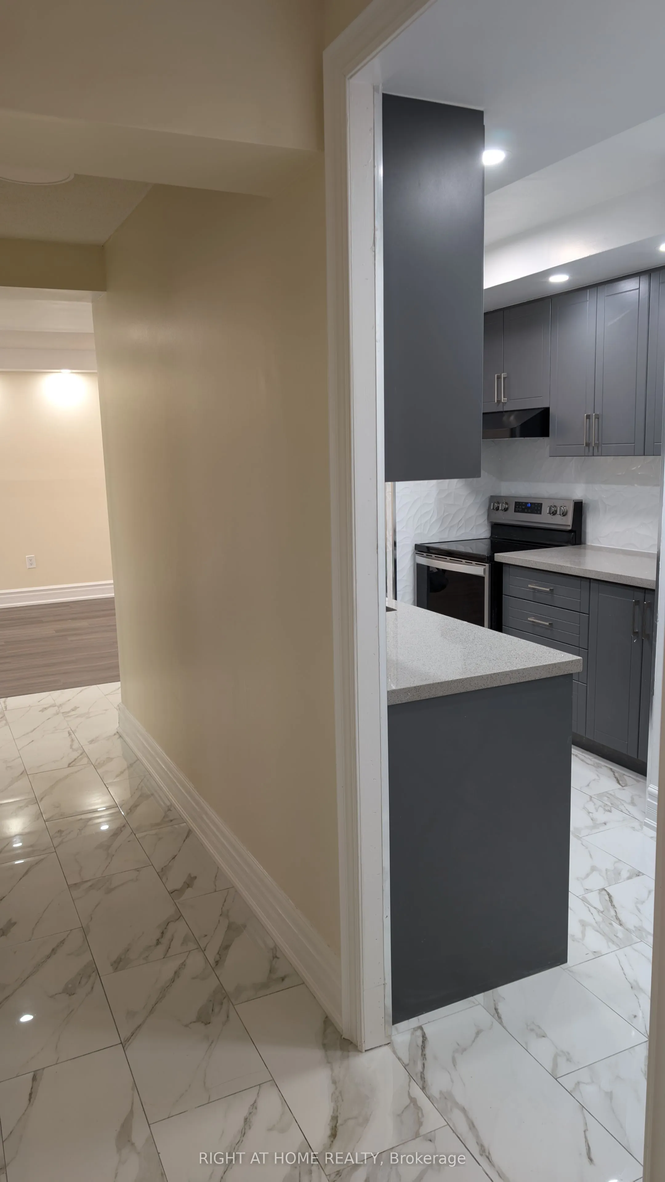 340 Dixon Road N, #1115