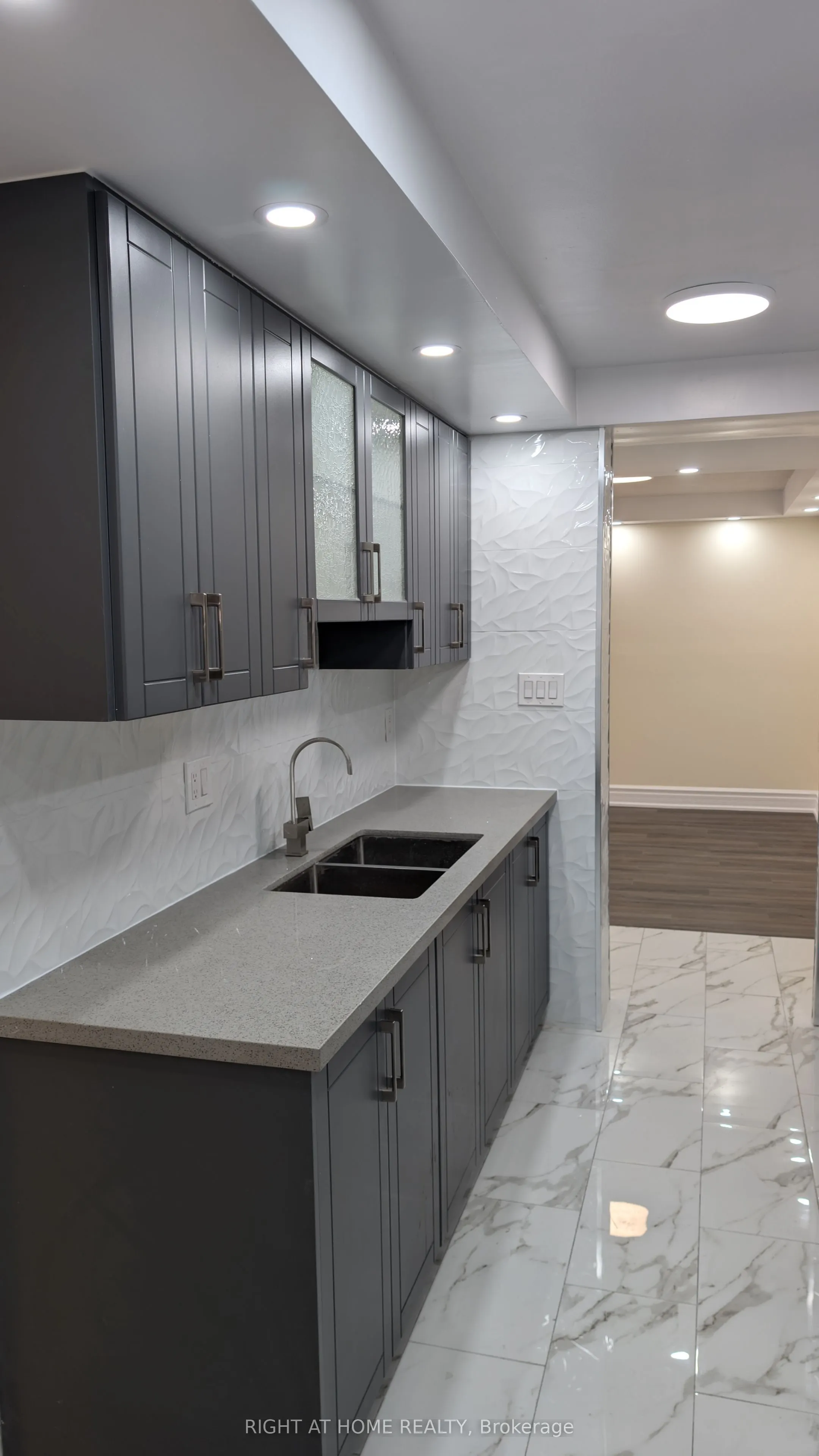 340 Dixon Road N, #1115
