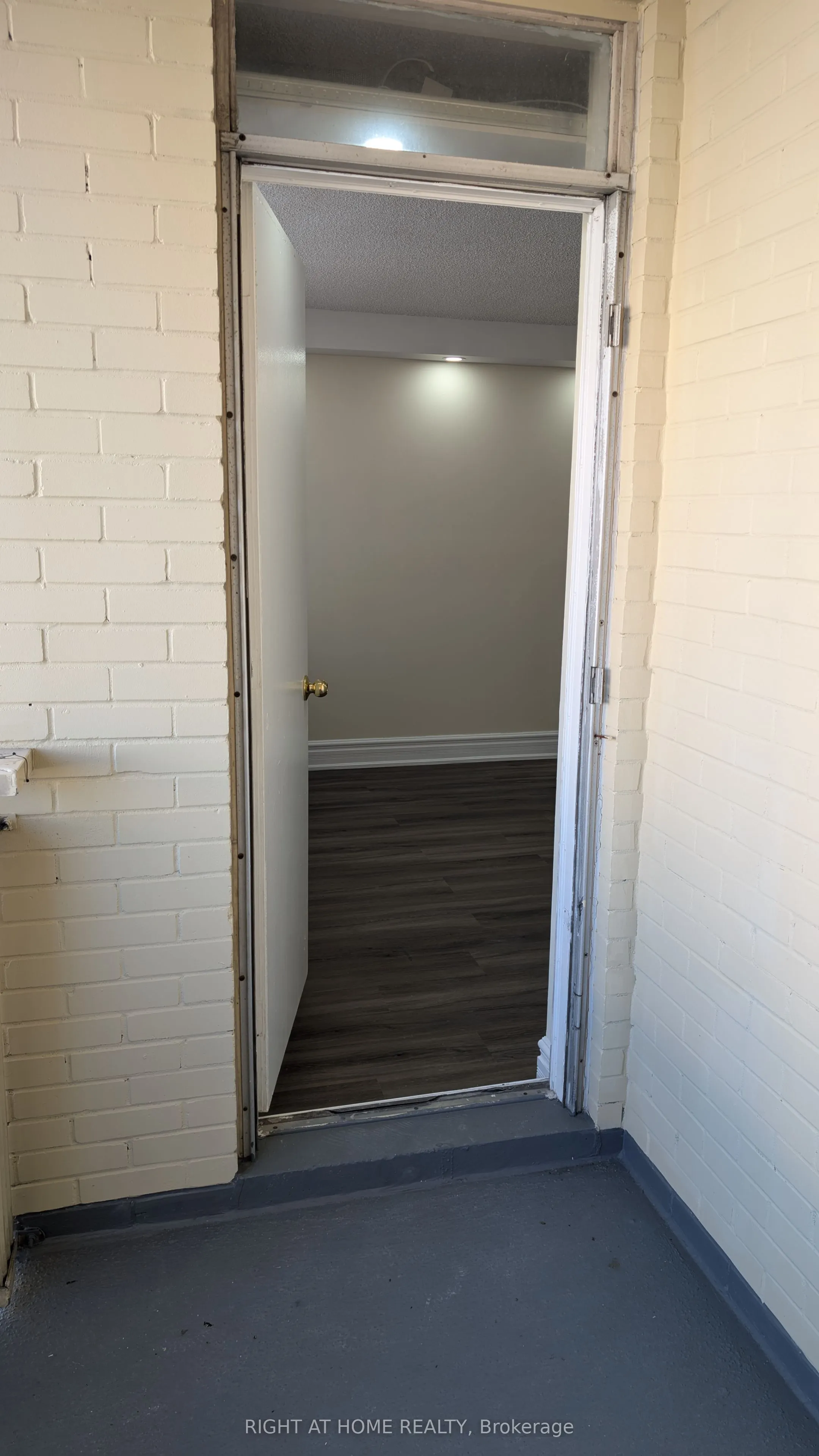 340 Dixon Road N, #1115