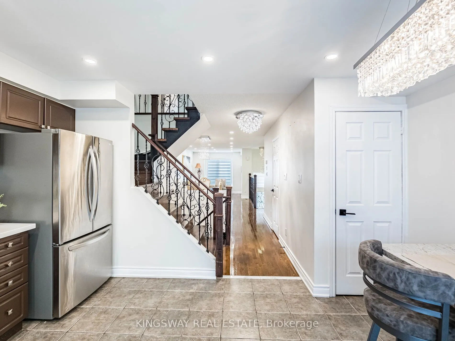3221 Redpath Circle