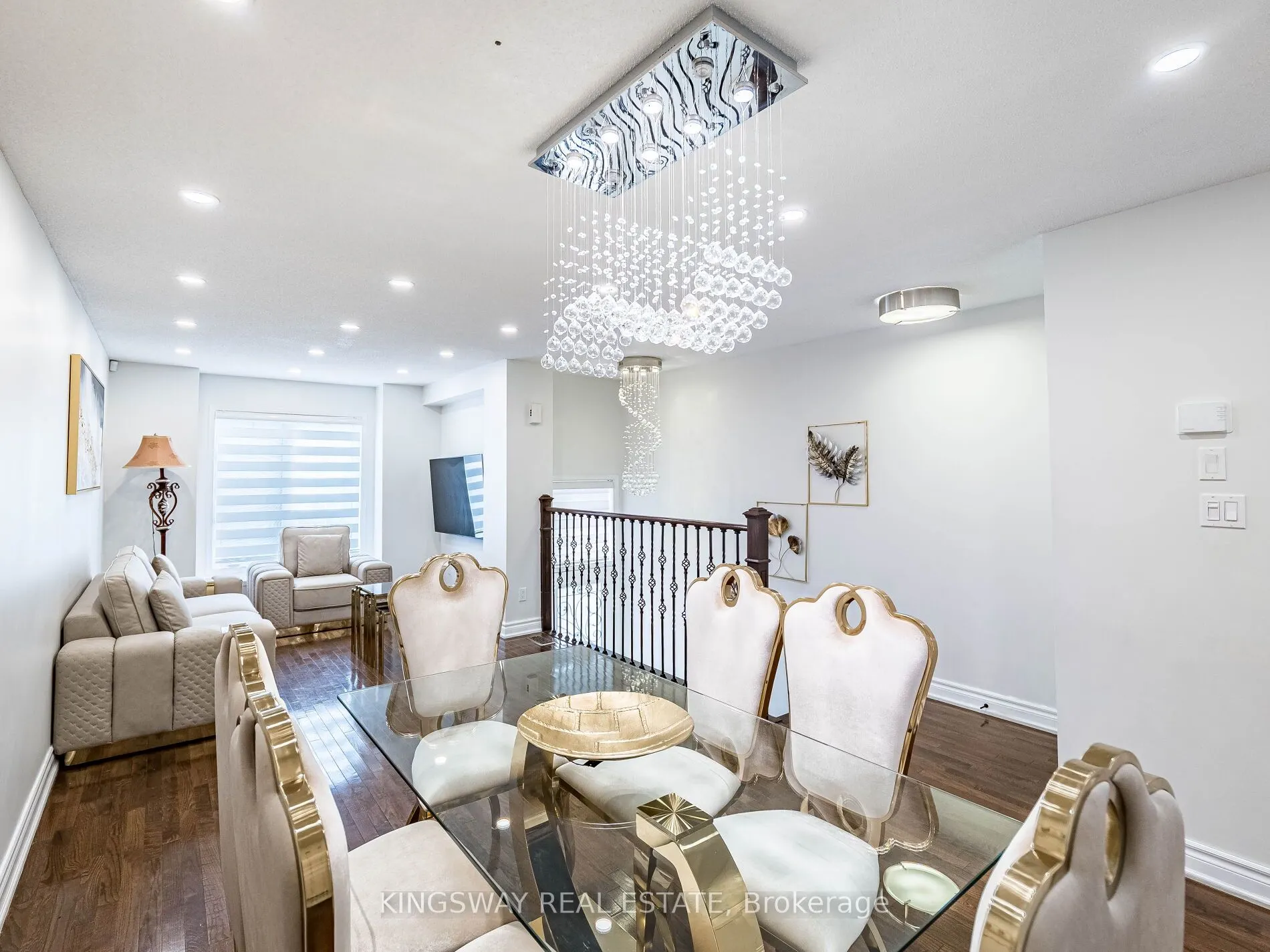 3221 Redpath Circle