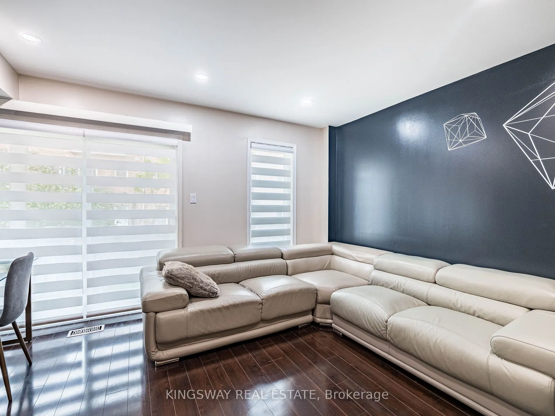 3221 Redpath Circle