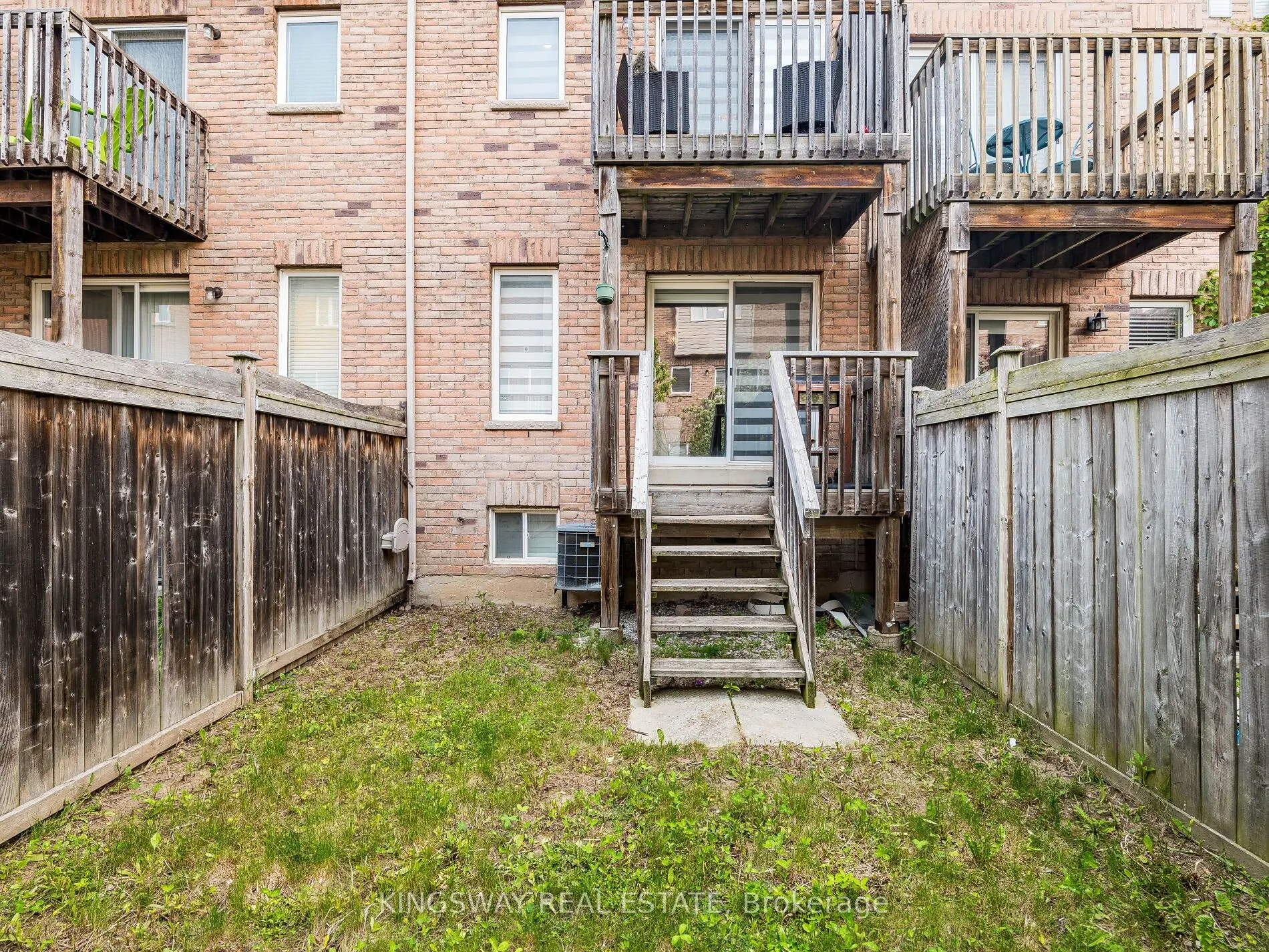 3221 Redpath Circle
