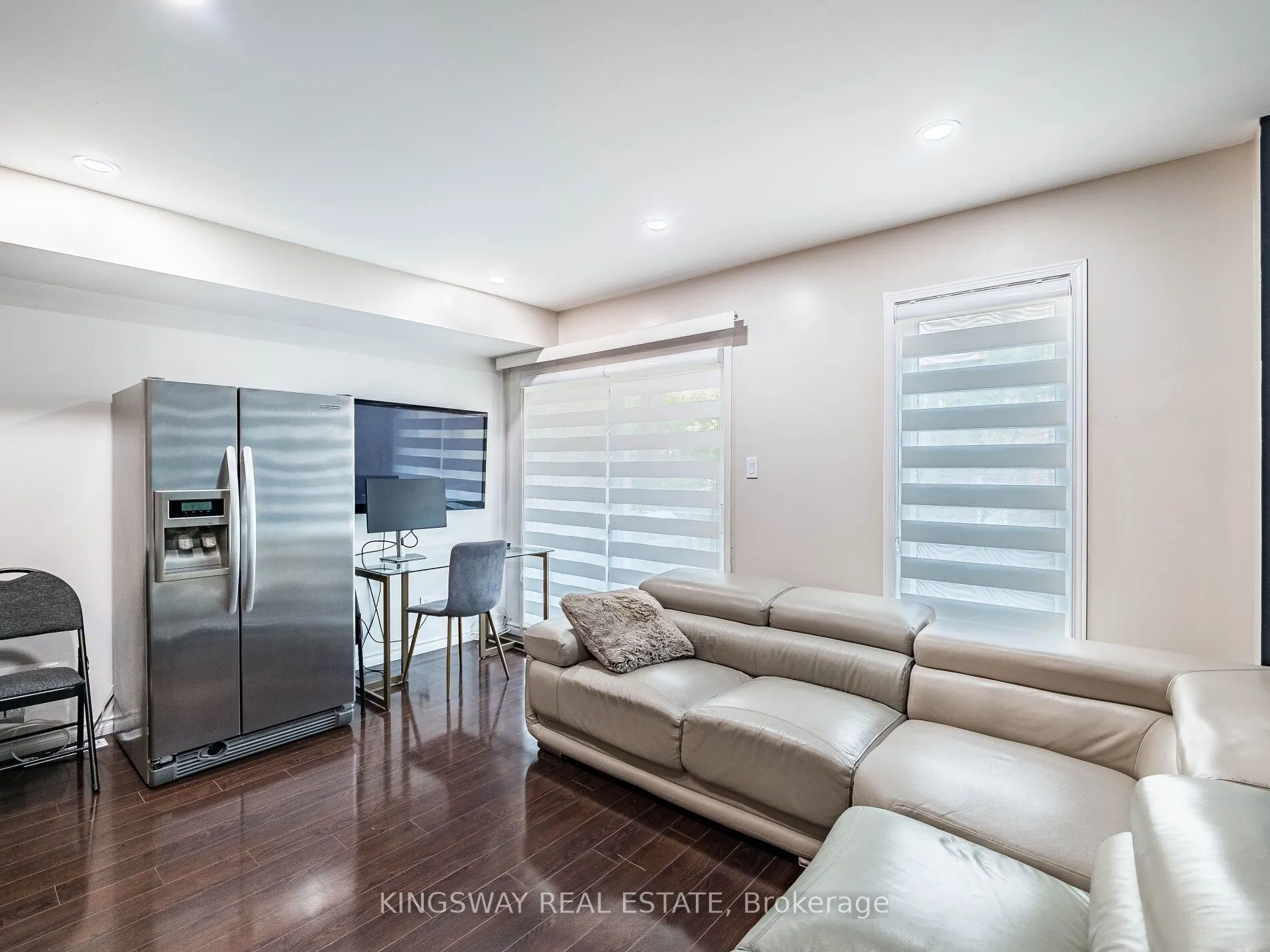 3221 Redpath Circle