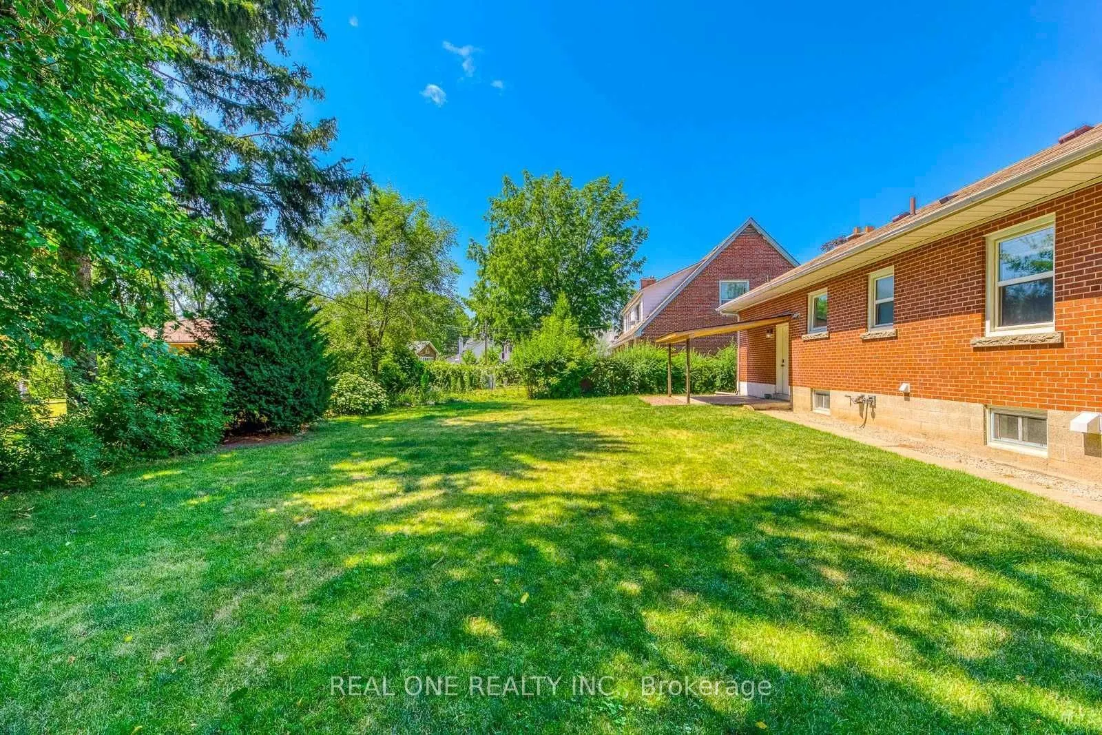 2048 Edinburgh Drive, #Lower