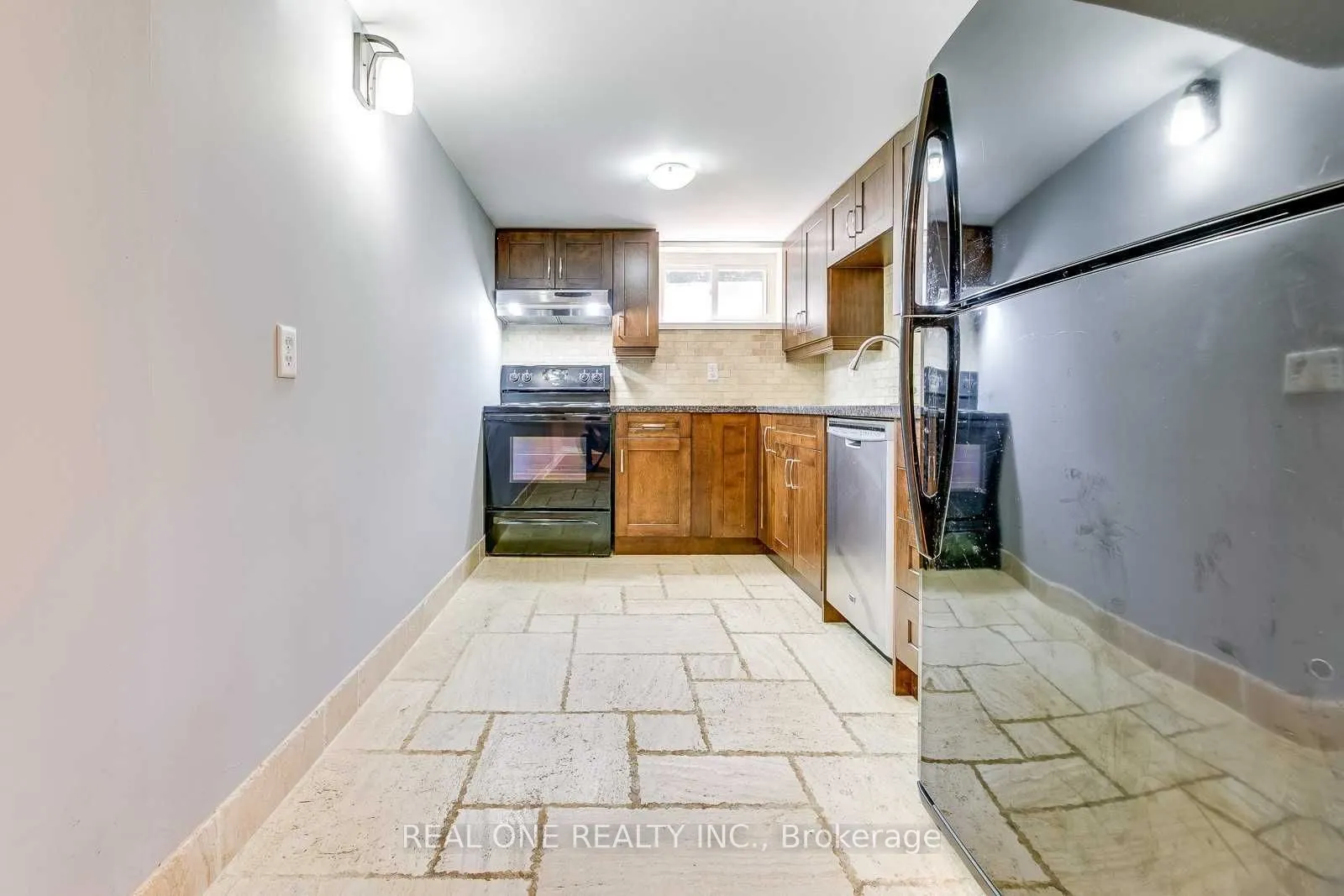2048 Edinburgh Drive, #Lower