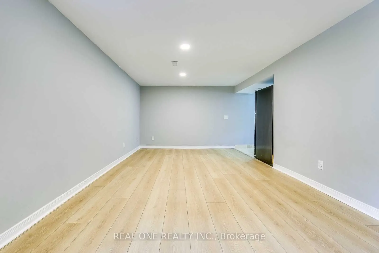 2048 Edinburgh Drive, #Lower