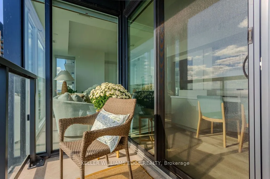 370 Martha Street, #1207
