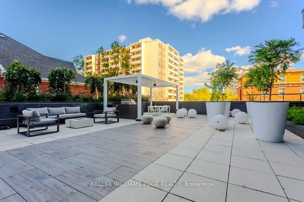 370 Martha Street, #1207
