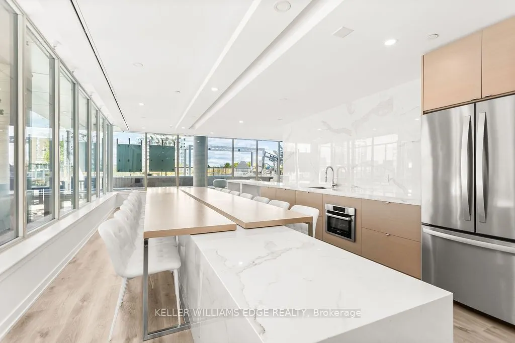 370 Martha Street, #1207