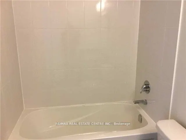 75 Eglinton Avenue W, #109