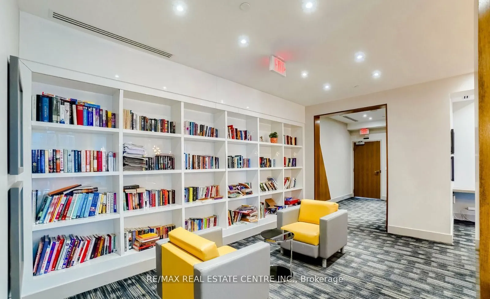 75 Eglinton Avenue W, #109