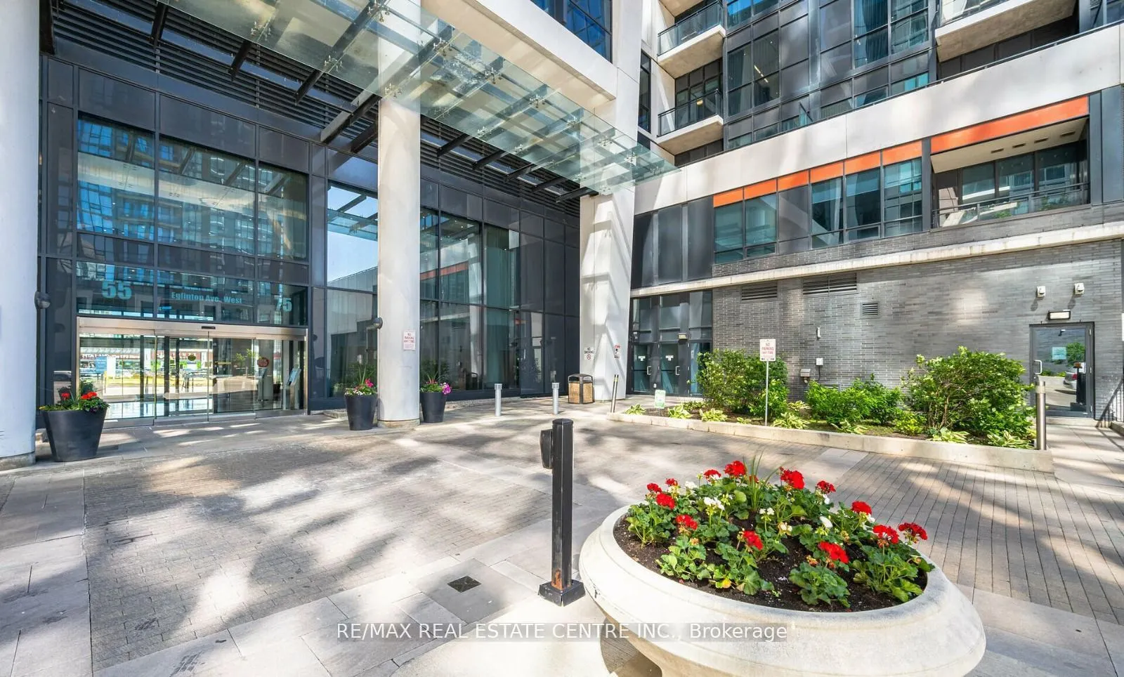 75 Eglinton Avenue W, #109