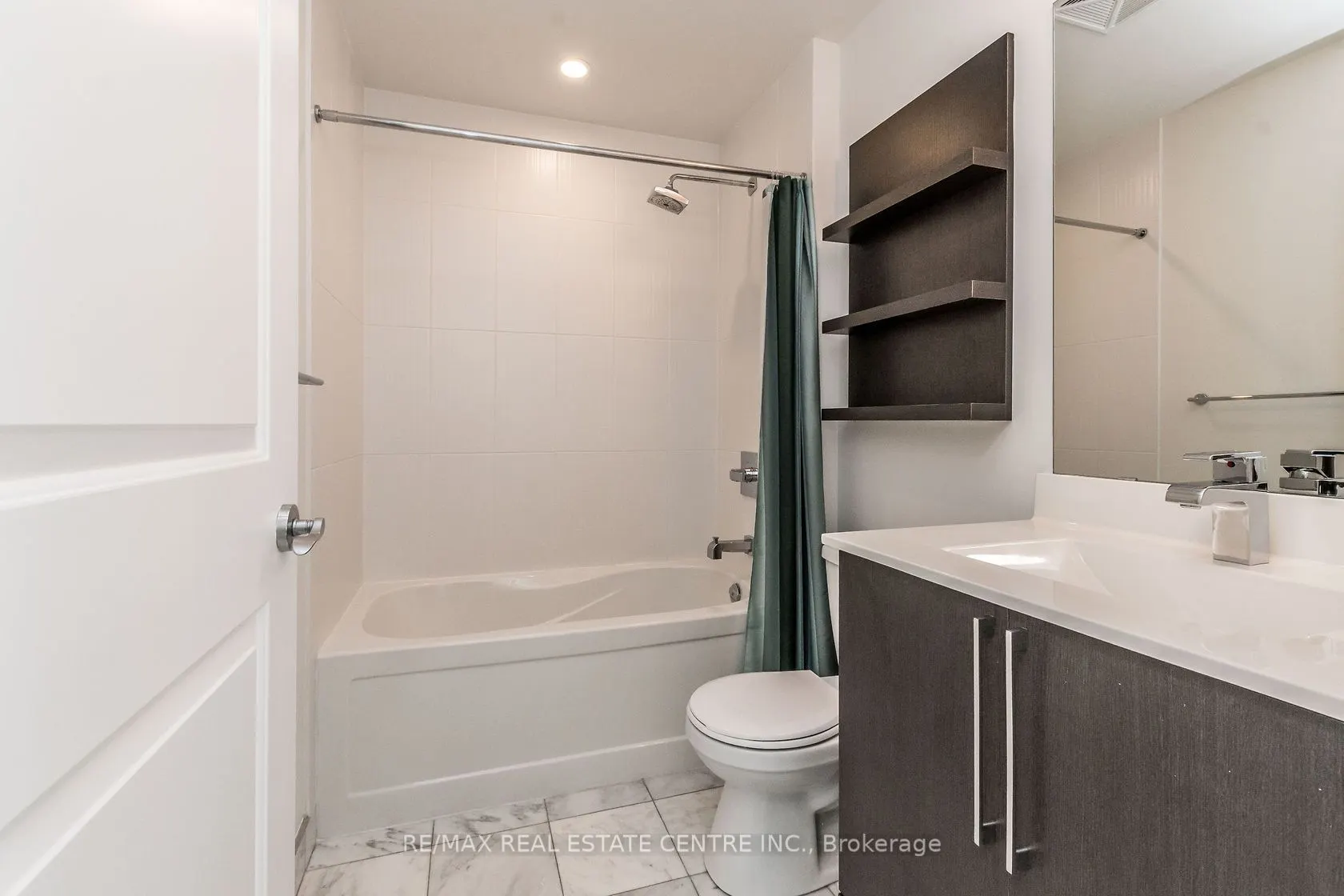 16 Brookers Lane, #3601