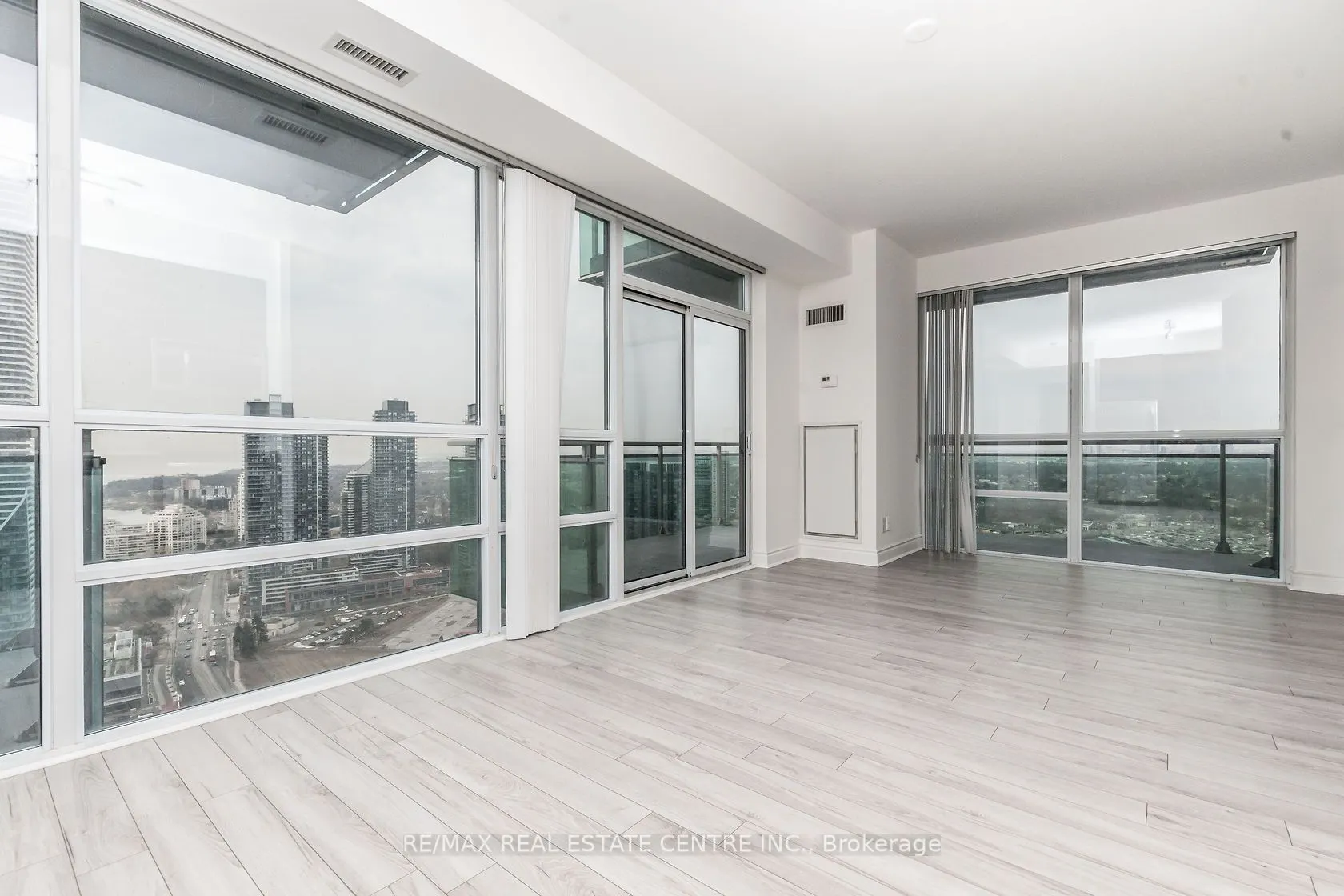 16 Brookers Lane, #3601