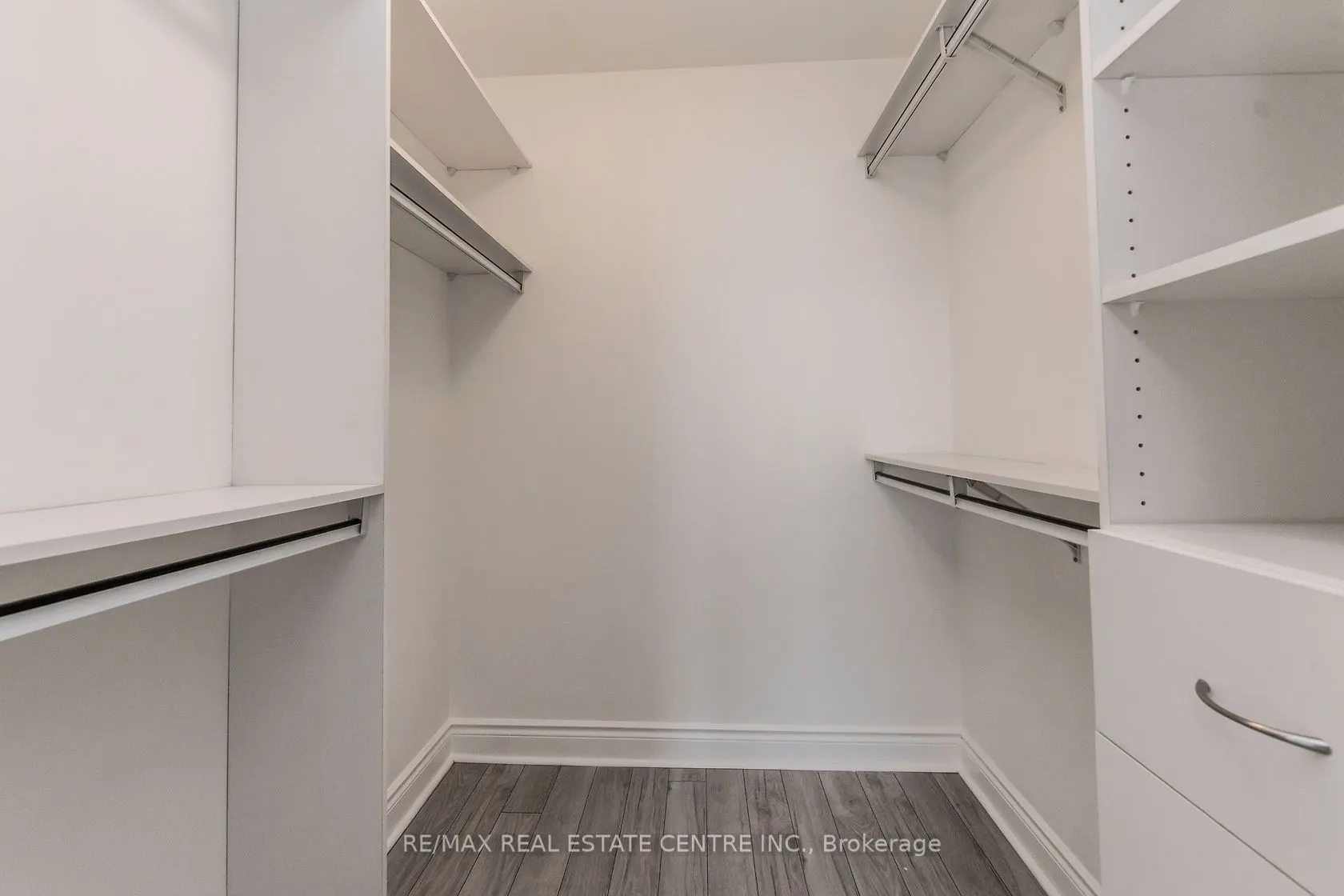 16 Brookers Lane, #3601