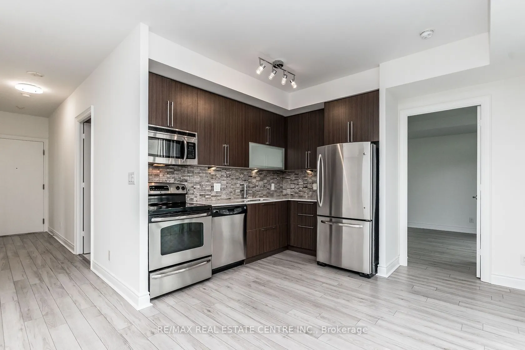 16 Brookers Lane, #3601