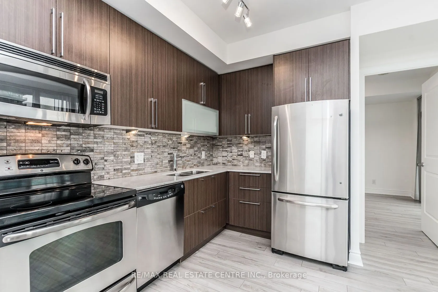 16 Brookers Lane, #3601