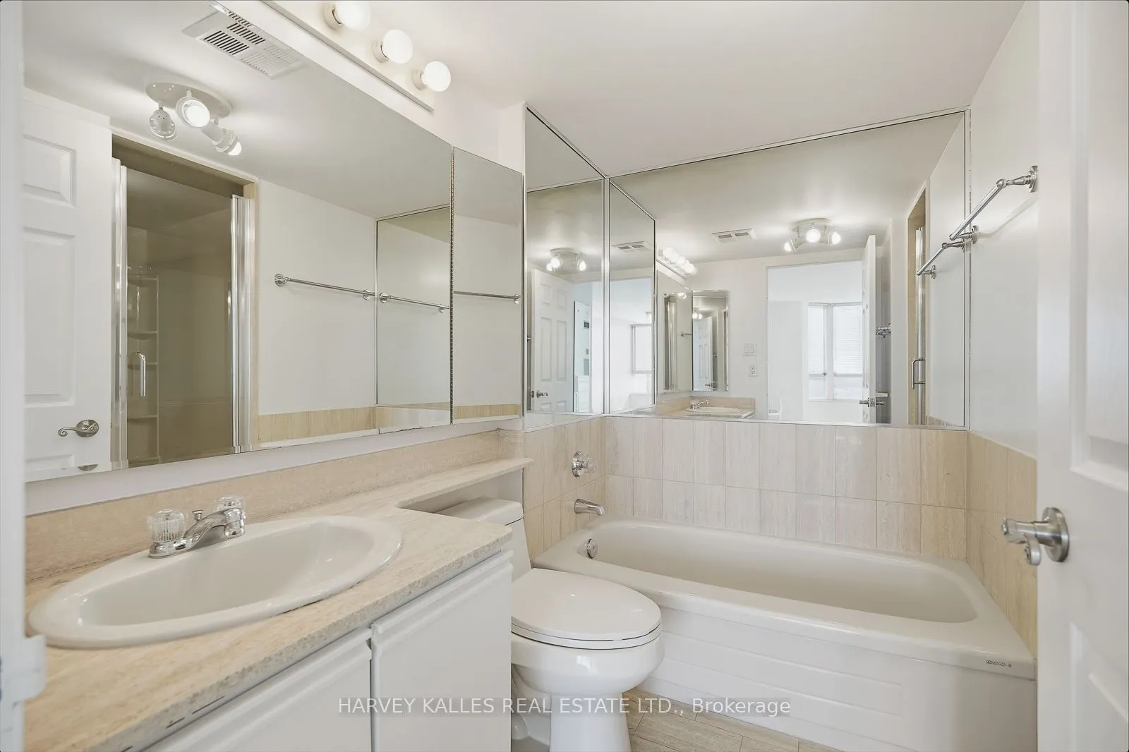 20 Cherrytree Drive, #812