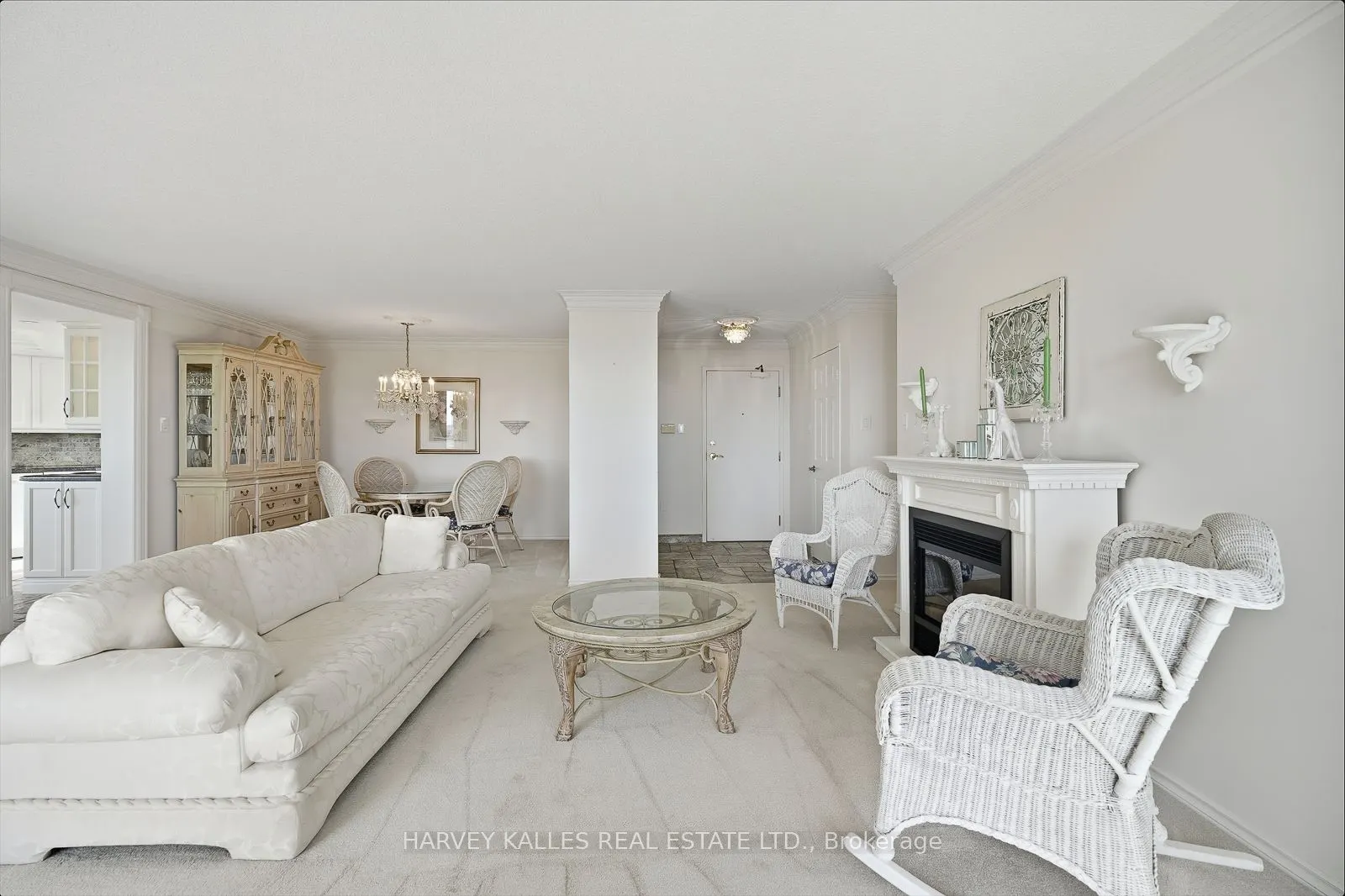 20 Cherrytree Drive, #812