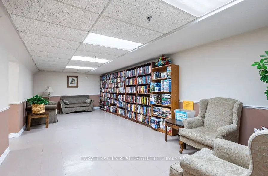 20 Cherrytree Drive, #812