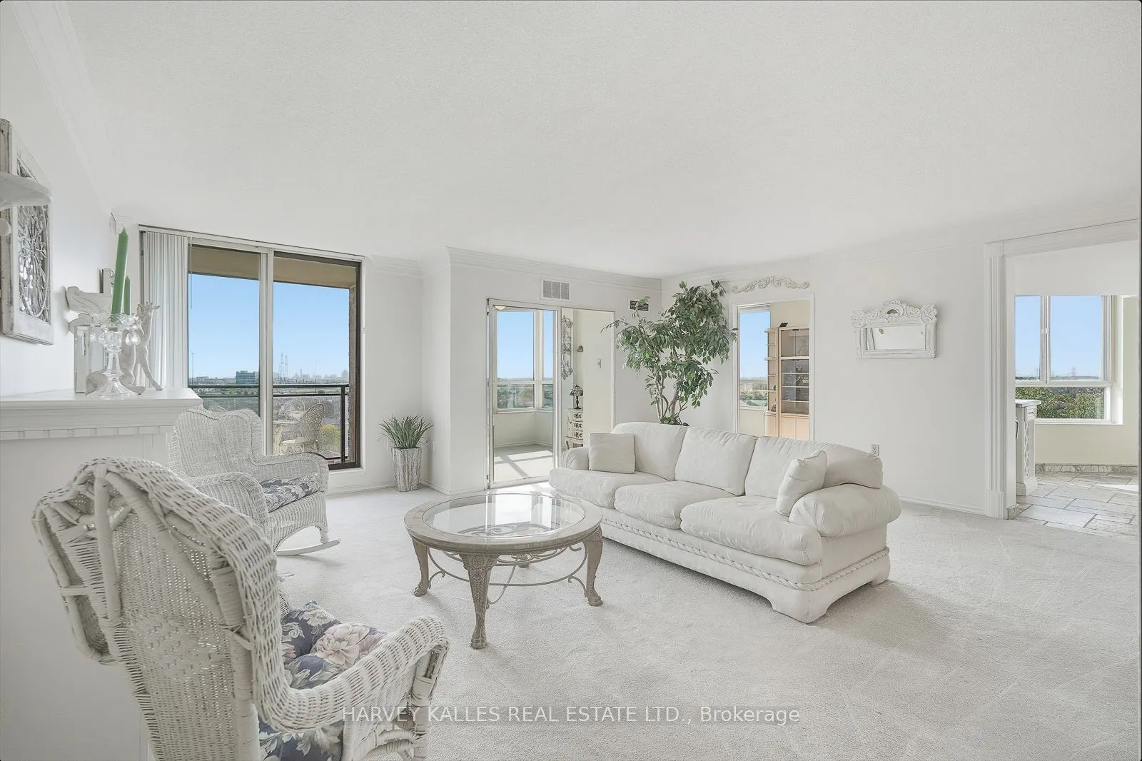 20 Cherrytree Drive, #812