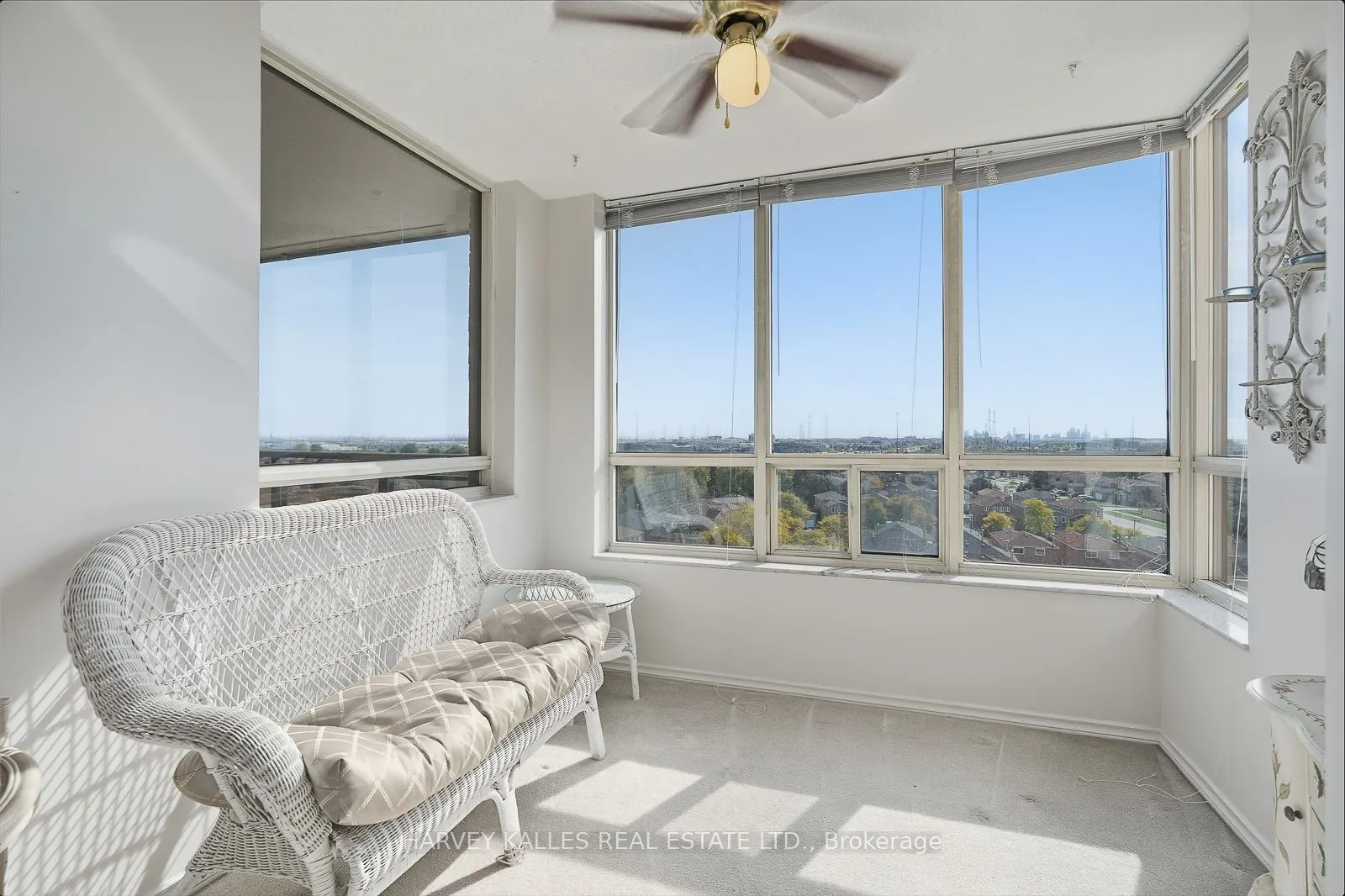 20 Cherrytree Drive, #812