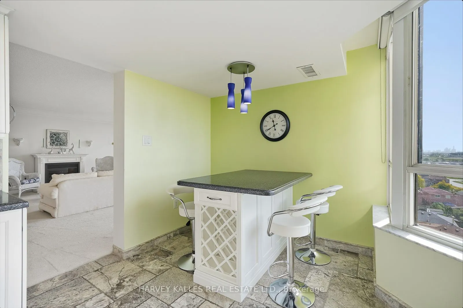 20 Cherrytree Drive, #812