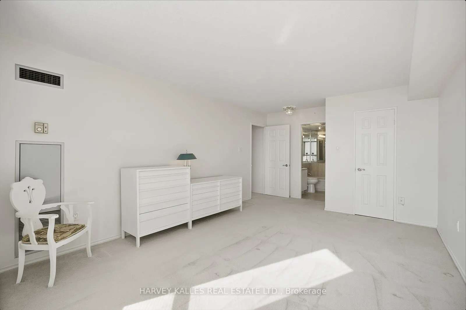 20 Cherrytree Drive, #812