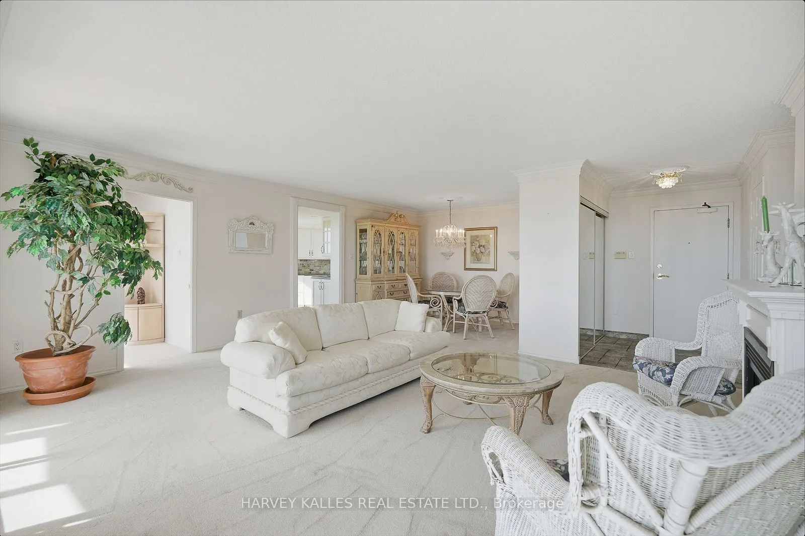 20 Cherrytree Drive, #812