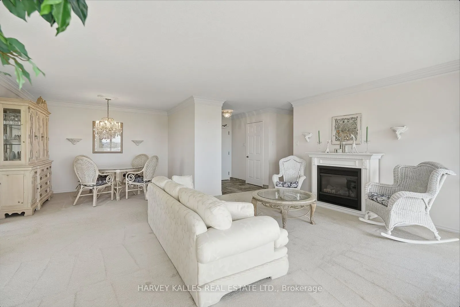 20 Cherrytree Drive, #812
