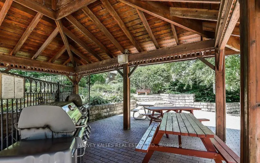 20 Cherrytree Drive, #812