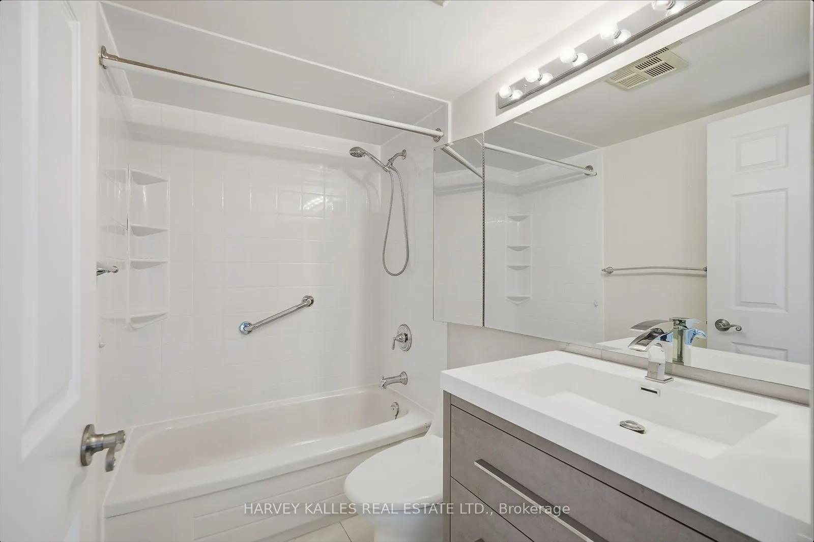 20 Cherrytree Drive, #812