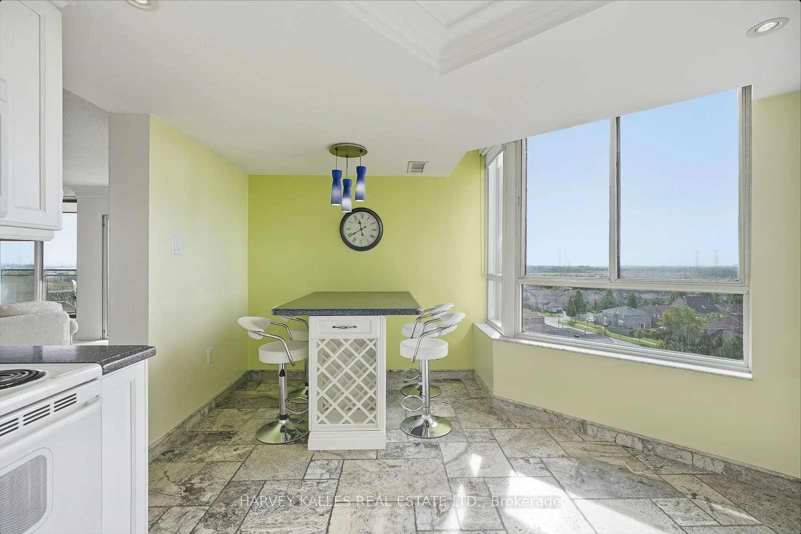 20 Cherrytree Drive, #812