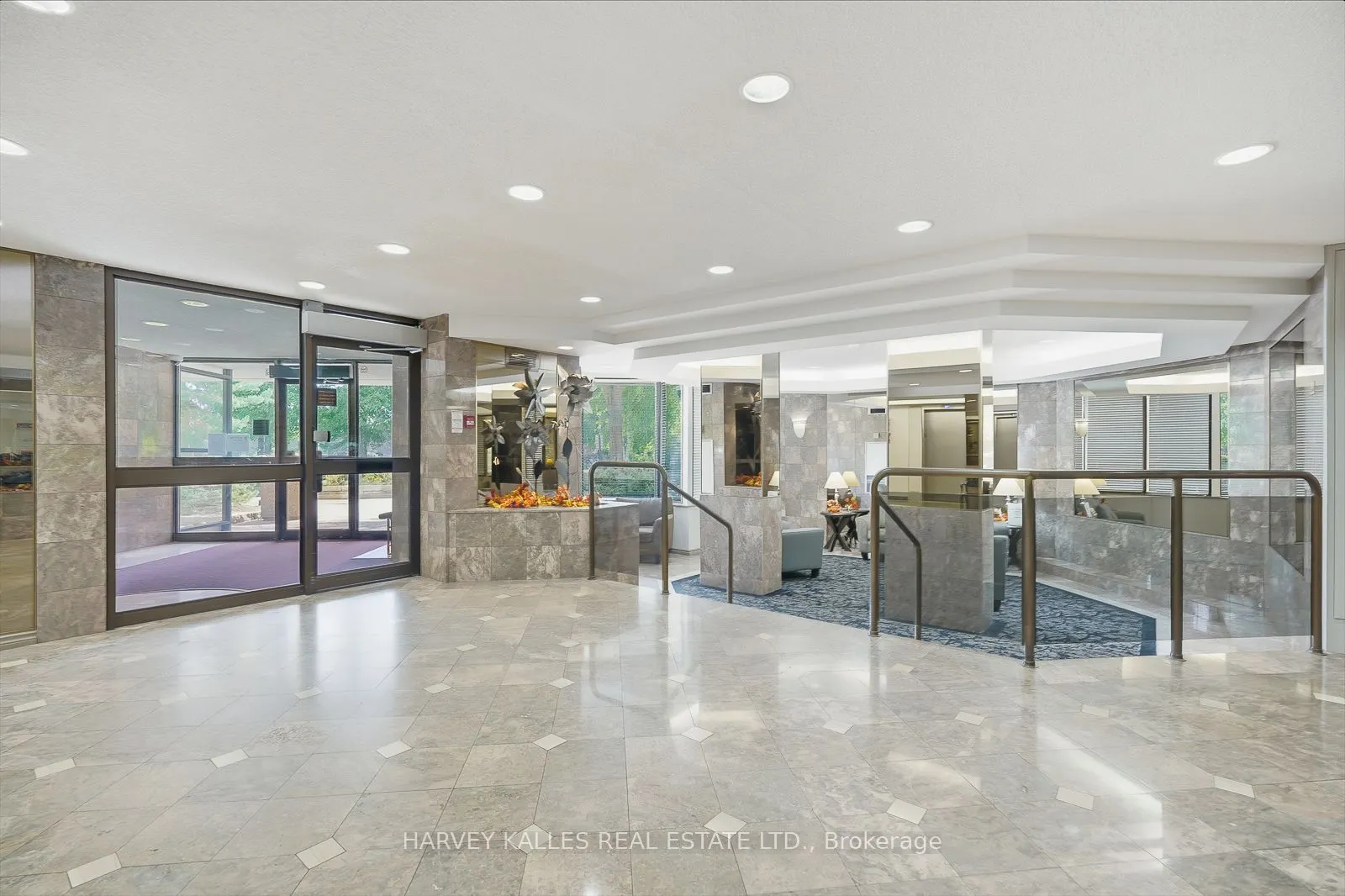 20 Cherrytree Drive, #812