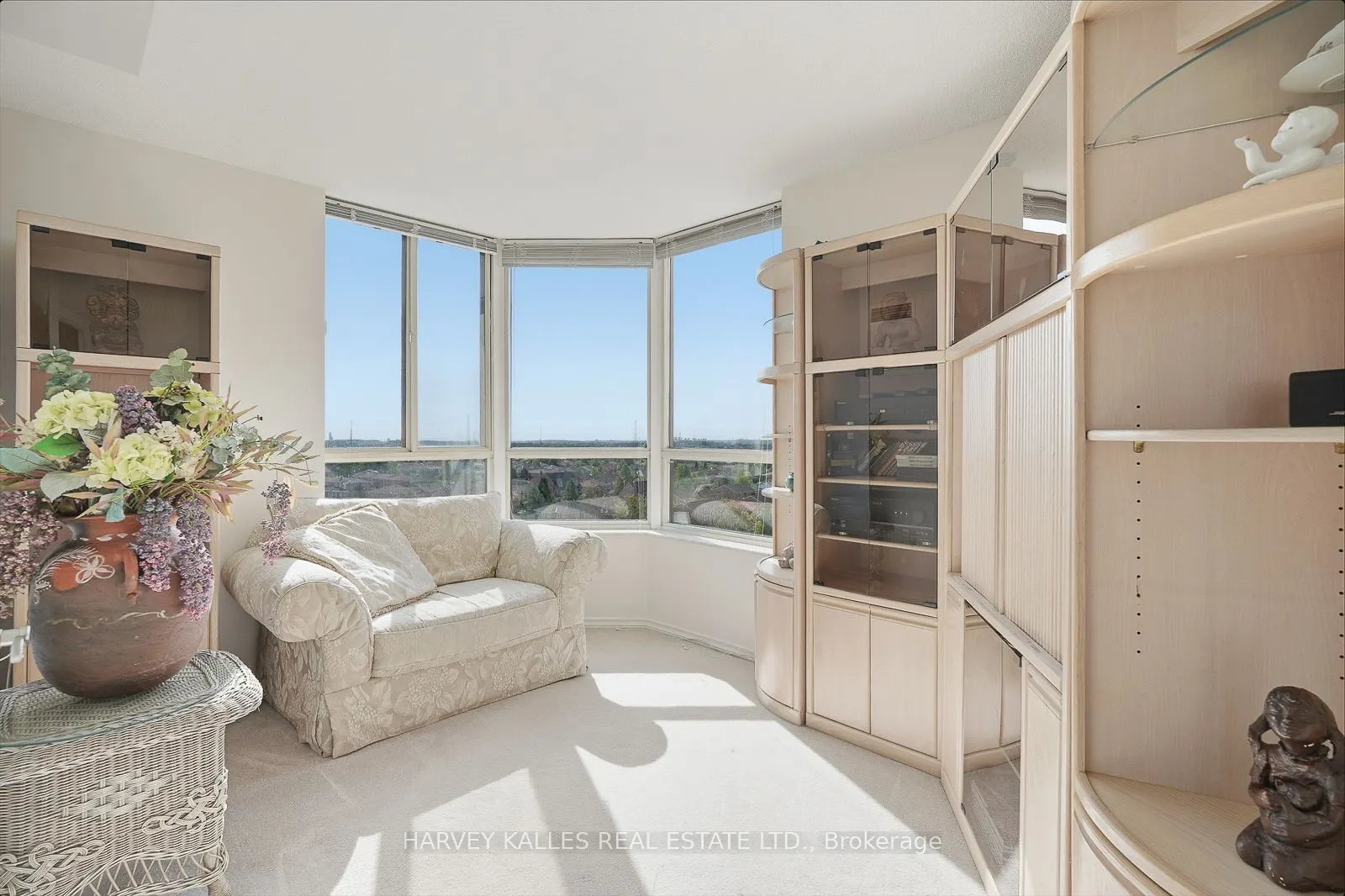 20 Cherrytree Drive, #812