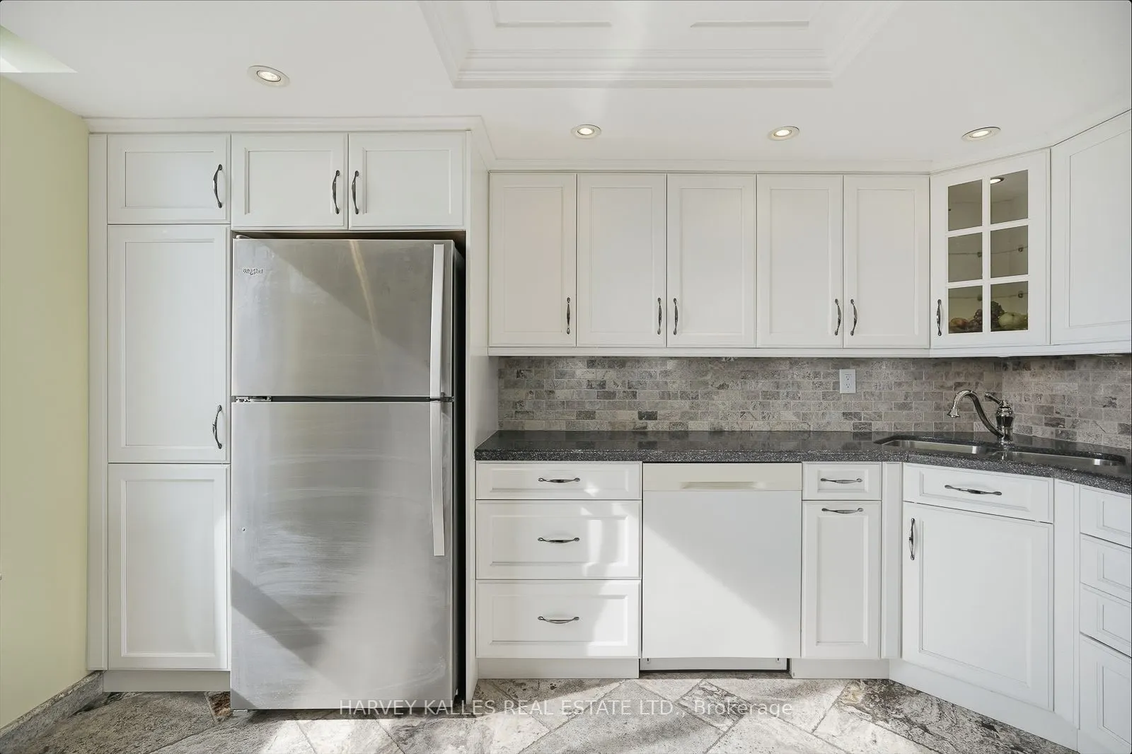 20 Cherrytree Drive, #812