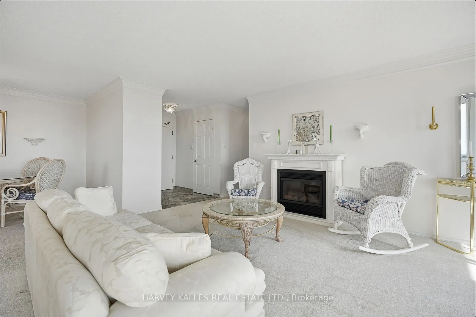 20 Cherrytree Drive, #812