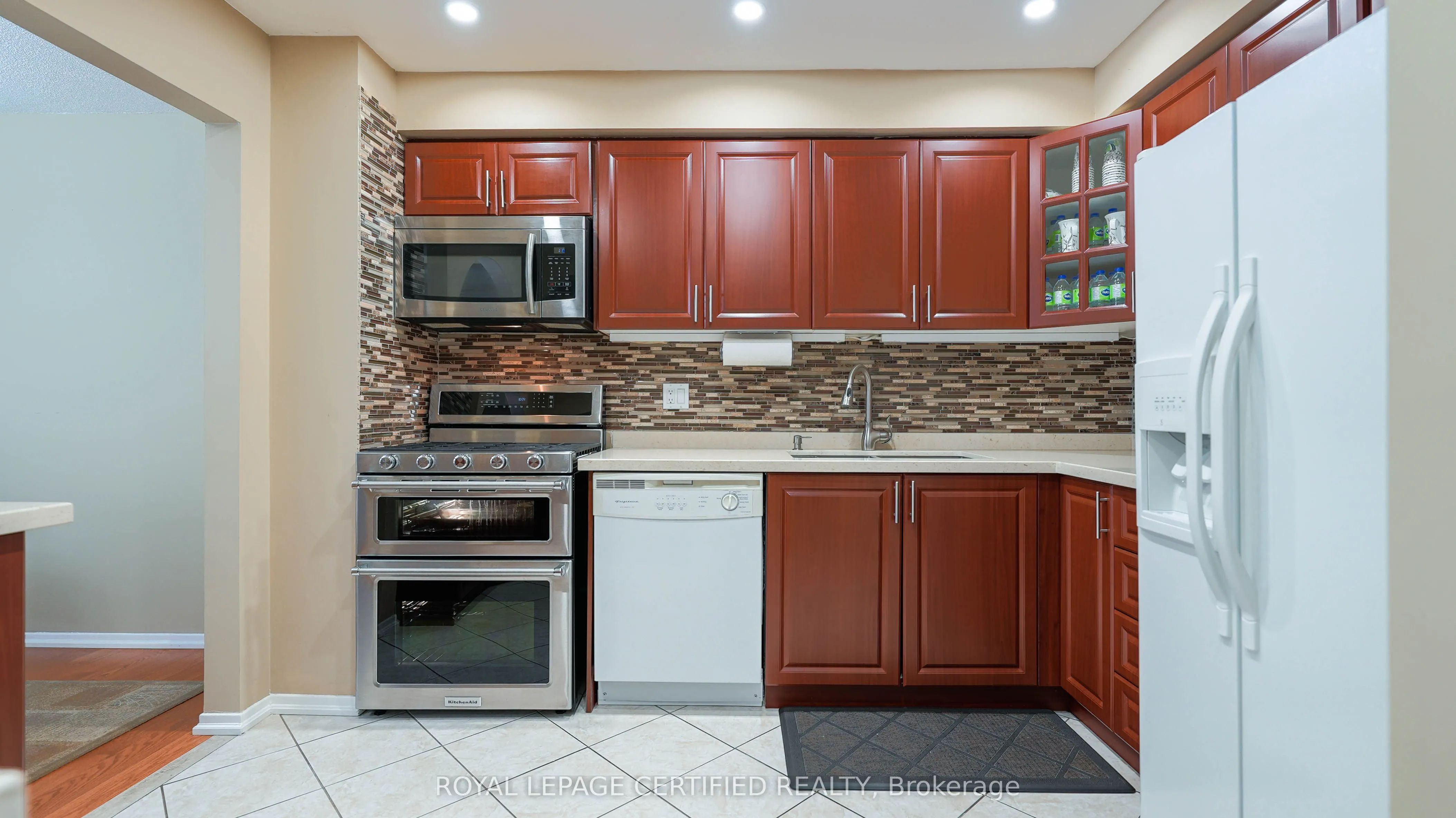 7242 Corrine Crescent