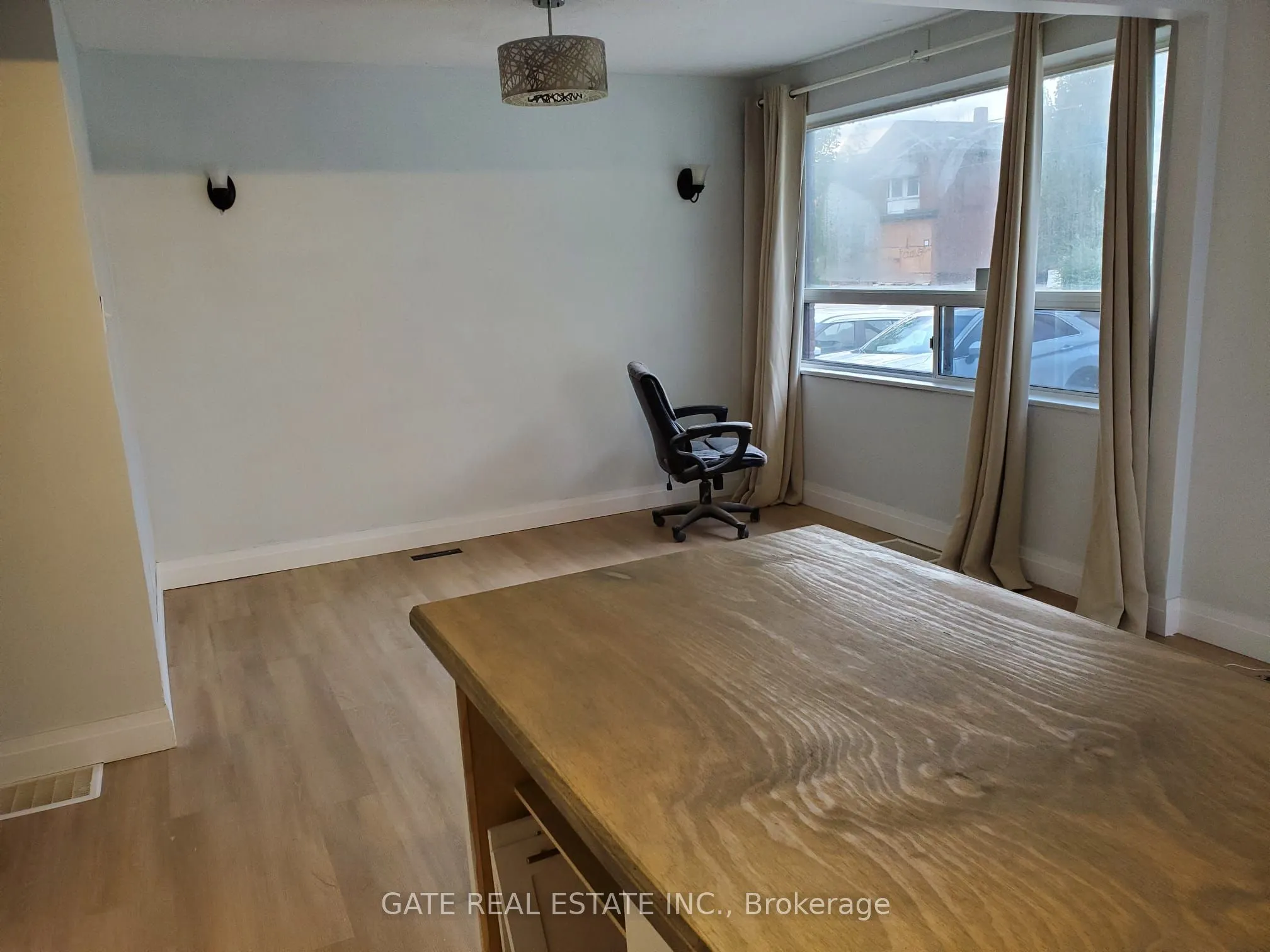 27 Lambton Avenue