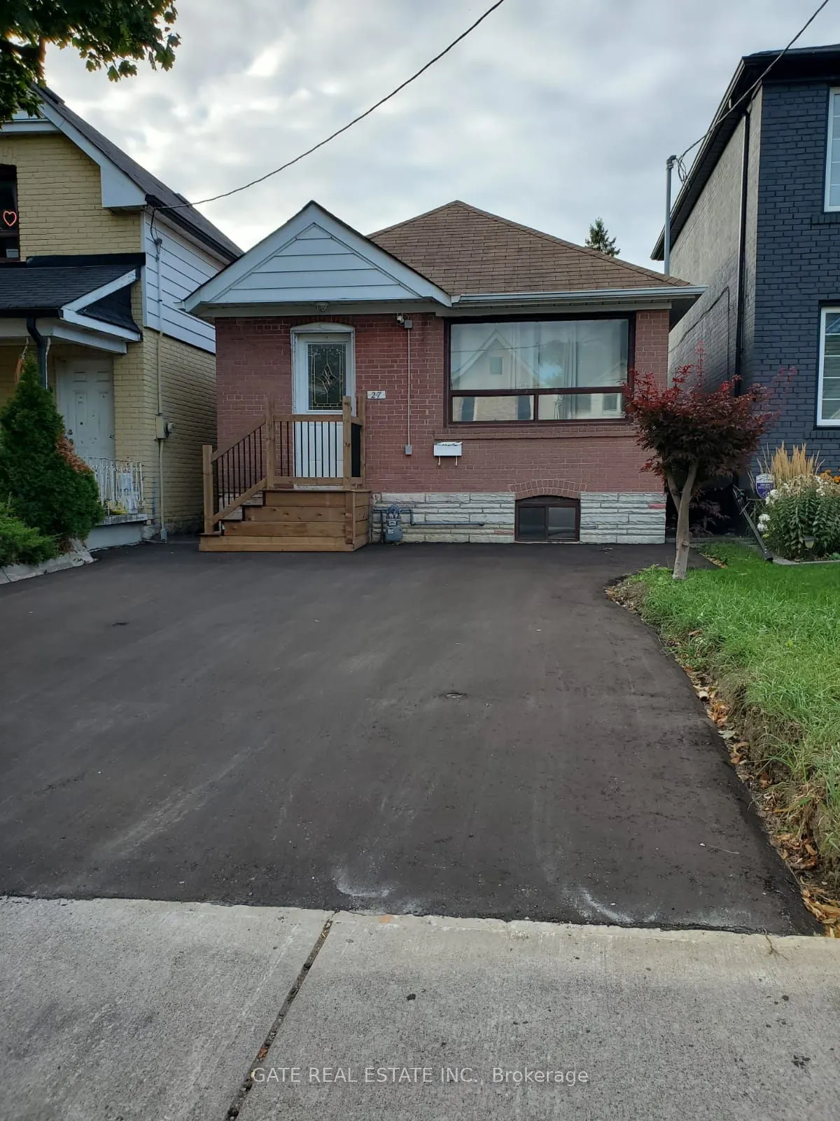 27 Lambton Avenue