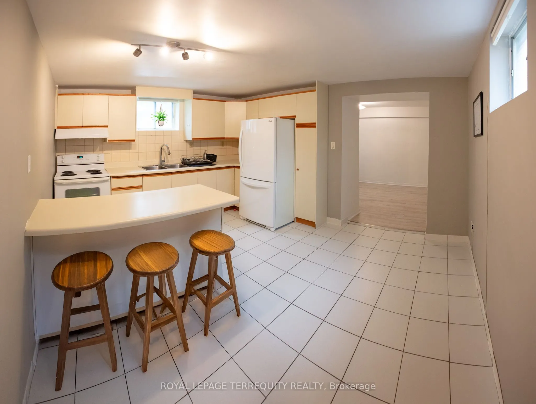 10 Northcliffe Boulevard, #Basement