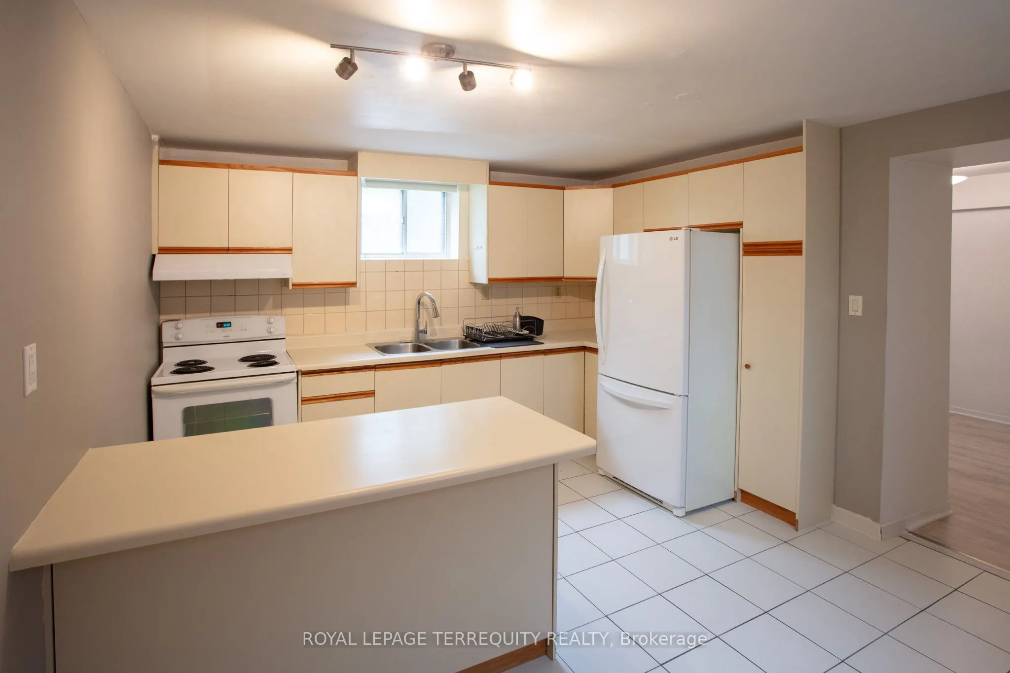 10 Northcliffe Boulevard, #Basement